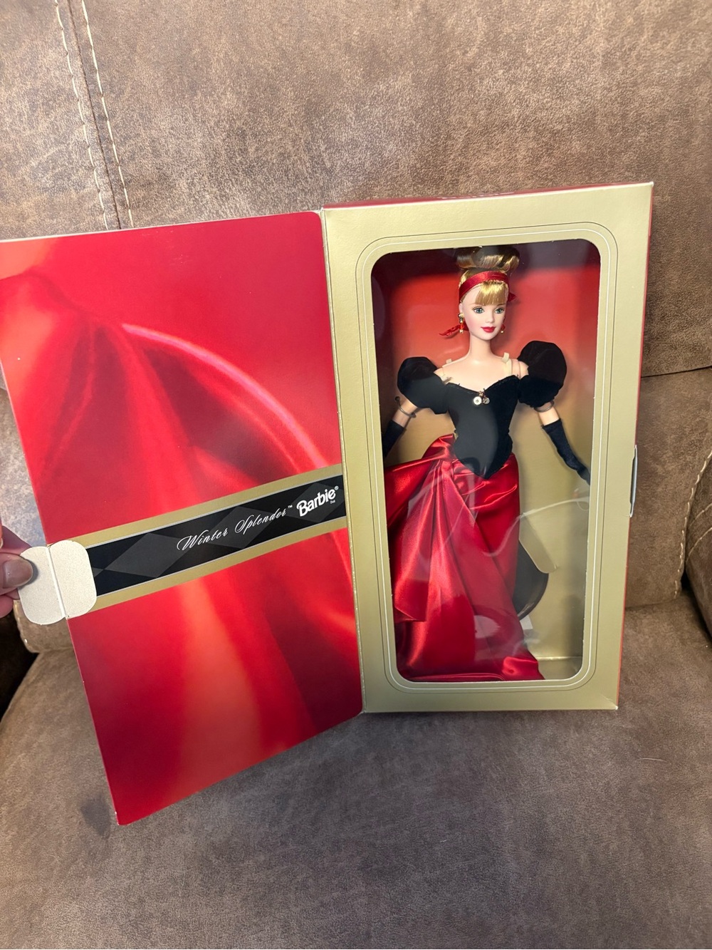 1998 Winter Splendor Barbie, Avon exclusive